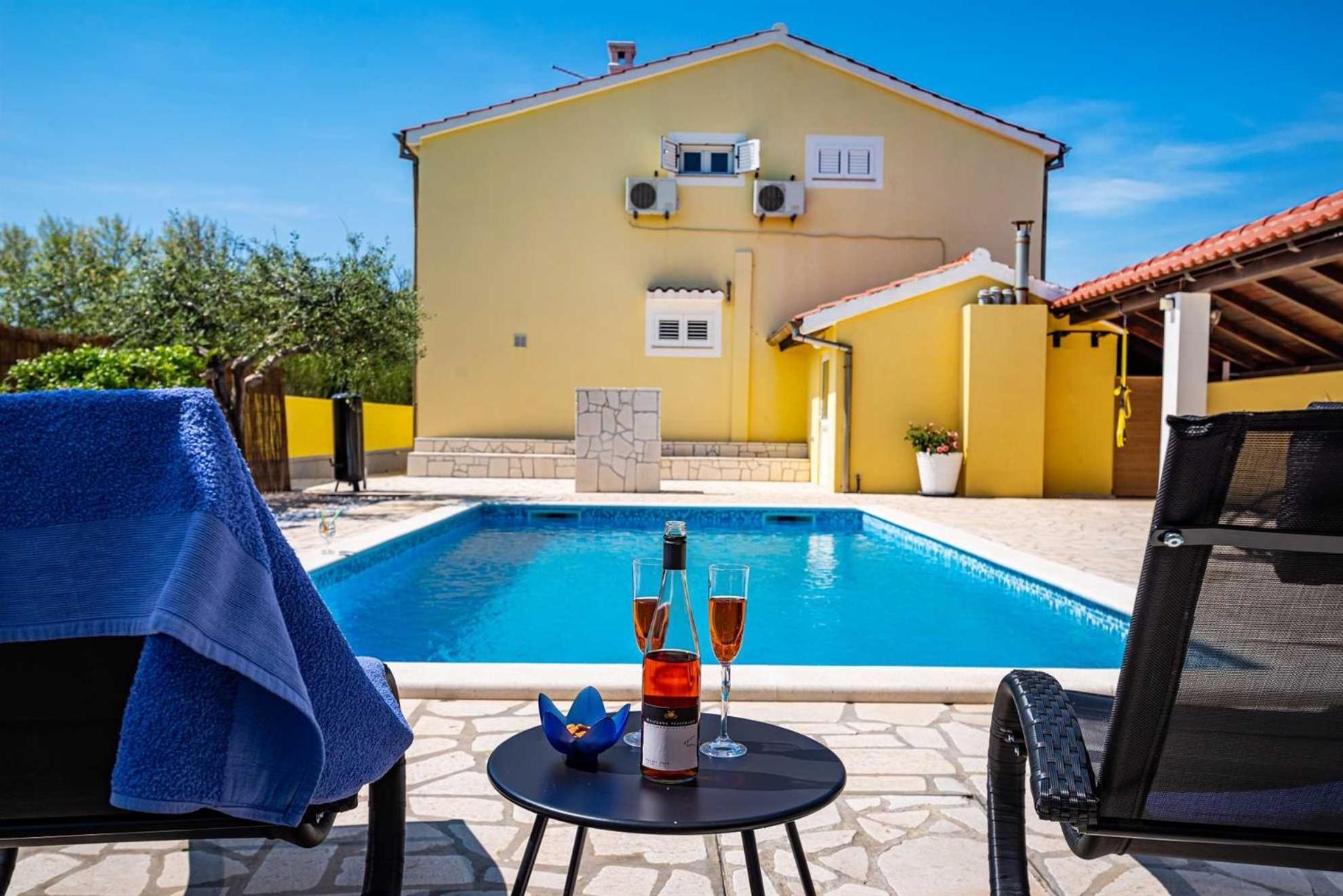Apartment House Simoni With Pool, Zadar County Privlaka  Exterior photo