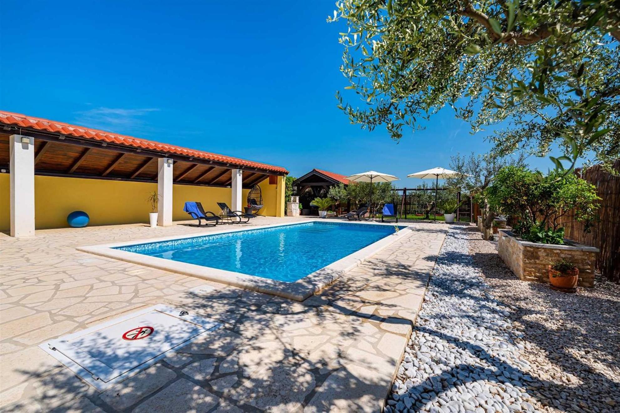 Apartment House Simoni With Pool, Zadar County Privlaka  Exterior photo